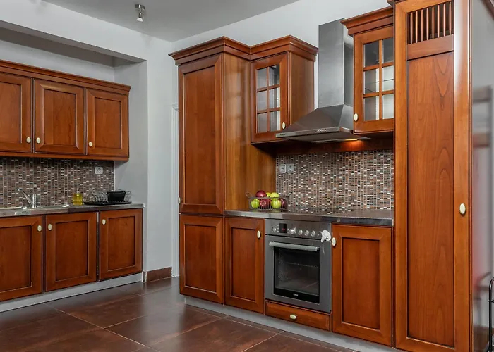 Relux Sea View 2 Bedroom Apartment By Blupine
